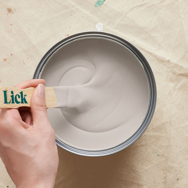 Taupe 05 paint stir