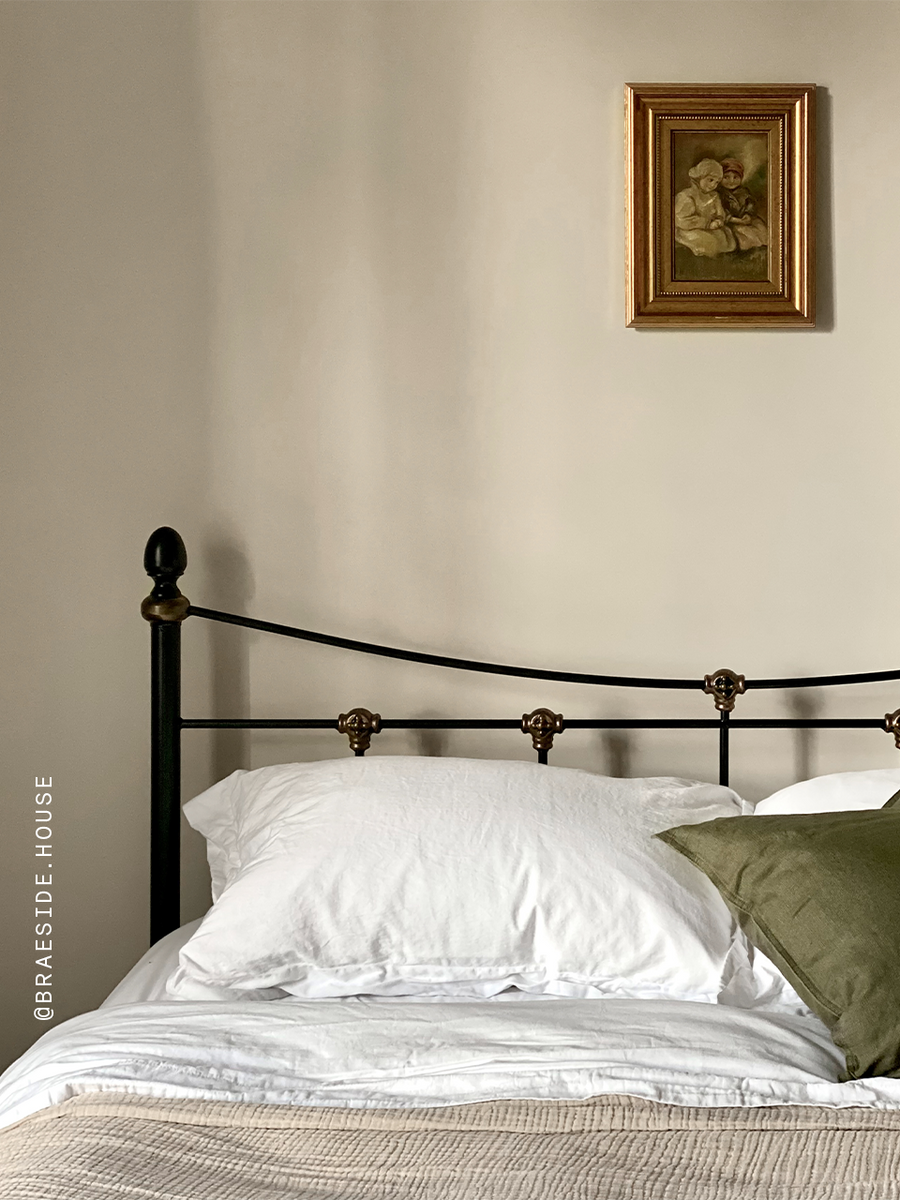 Bedroom in Lick Beige 01