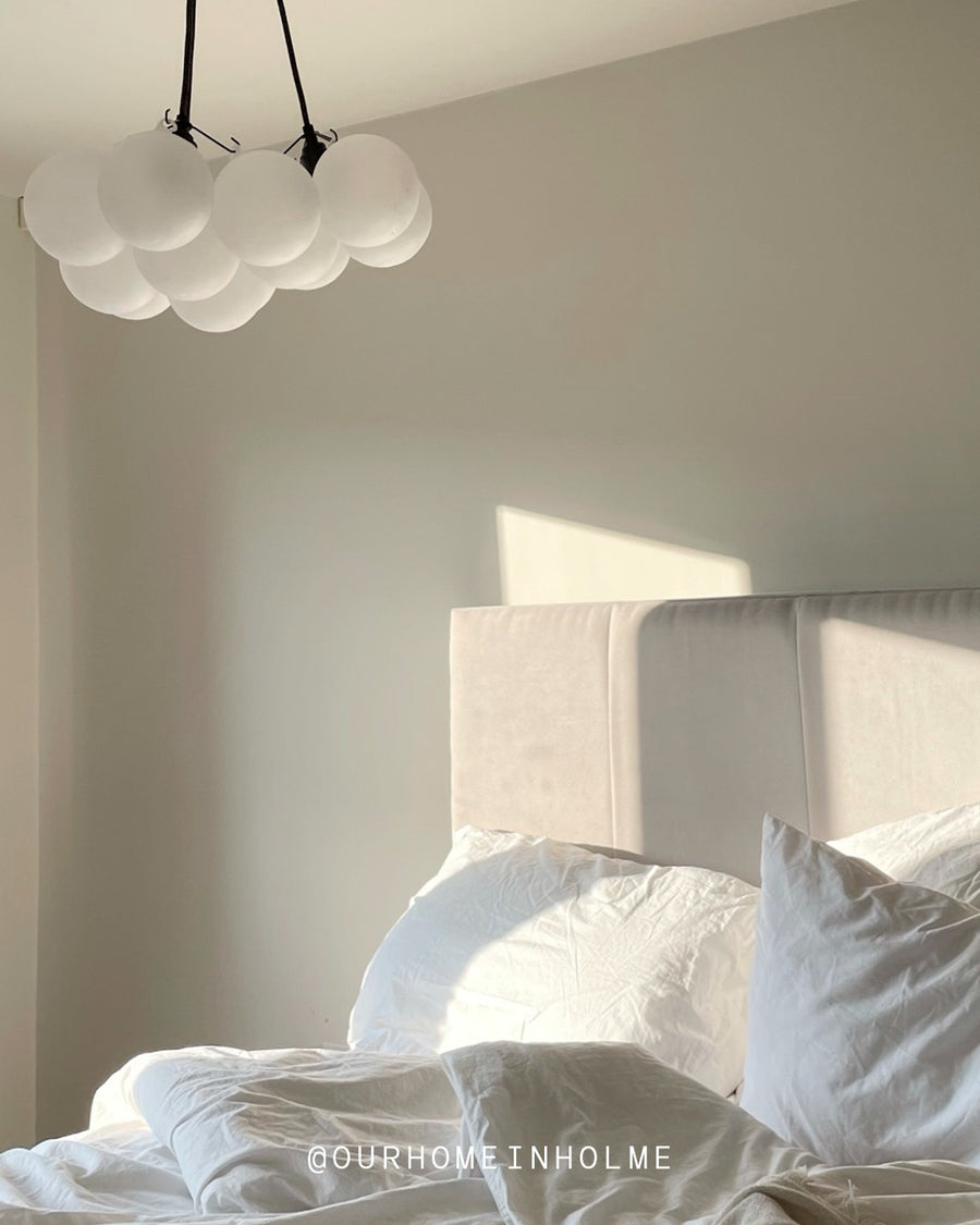 A bedroom painted in White 03