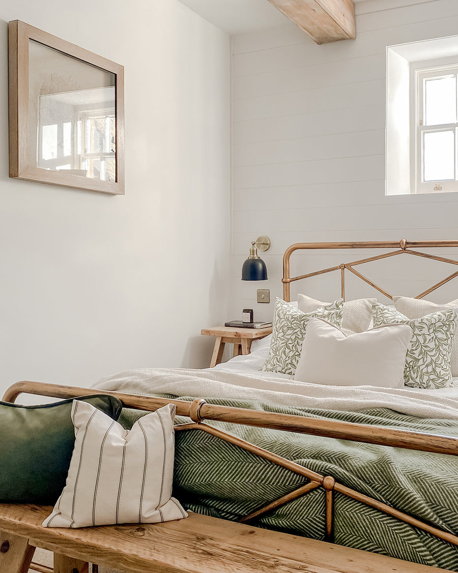 Bedroom in white 01