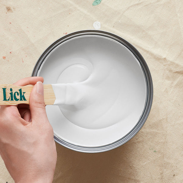 White 02 paint stir